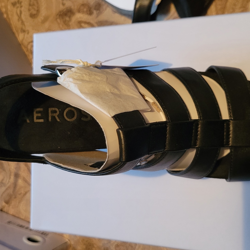 AEROSOLES Black Wedge Sandals with Strappy Design - Picture 5 of 9